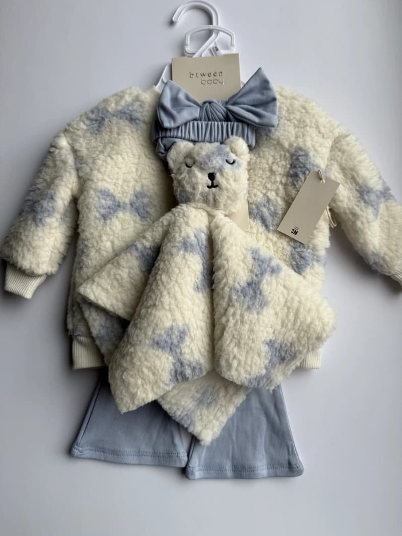 Conjunto nube con muñeco de apego